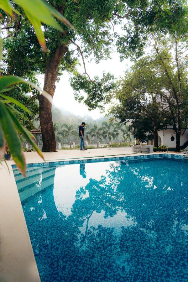 La Cascade Resort Athirappilly Exteriör bild